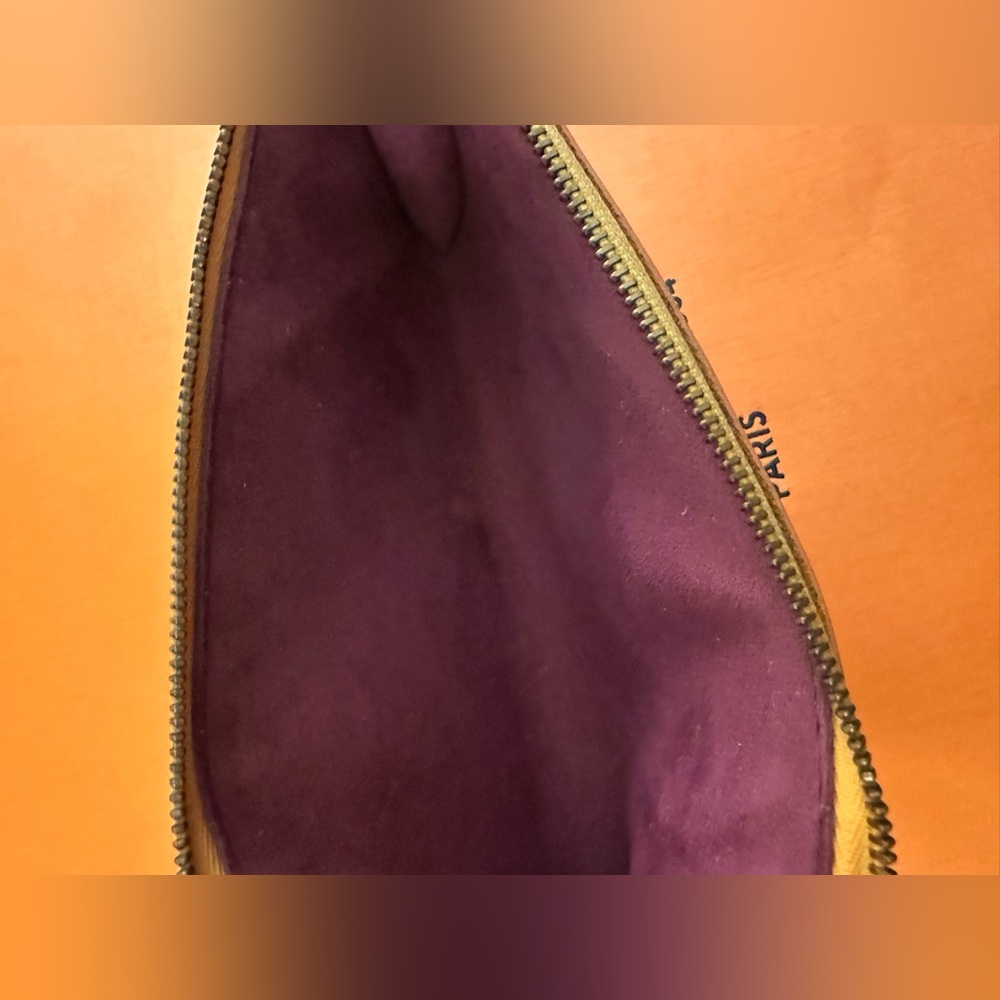 Louis Vuitton Pochette Yellow Epi Leather - Picture 8 of 11